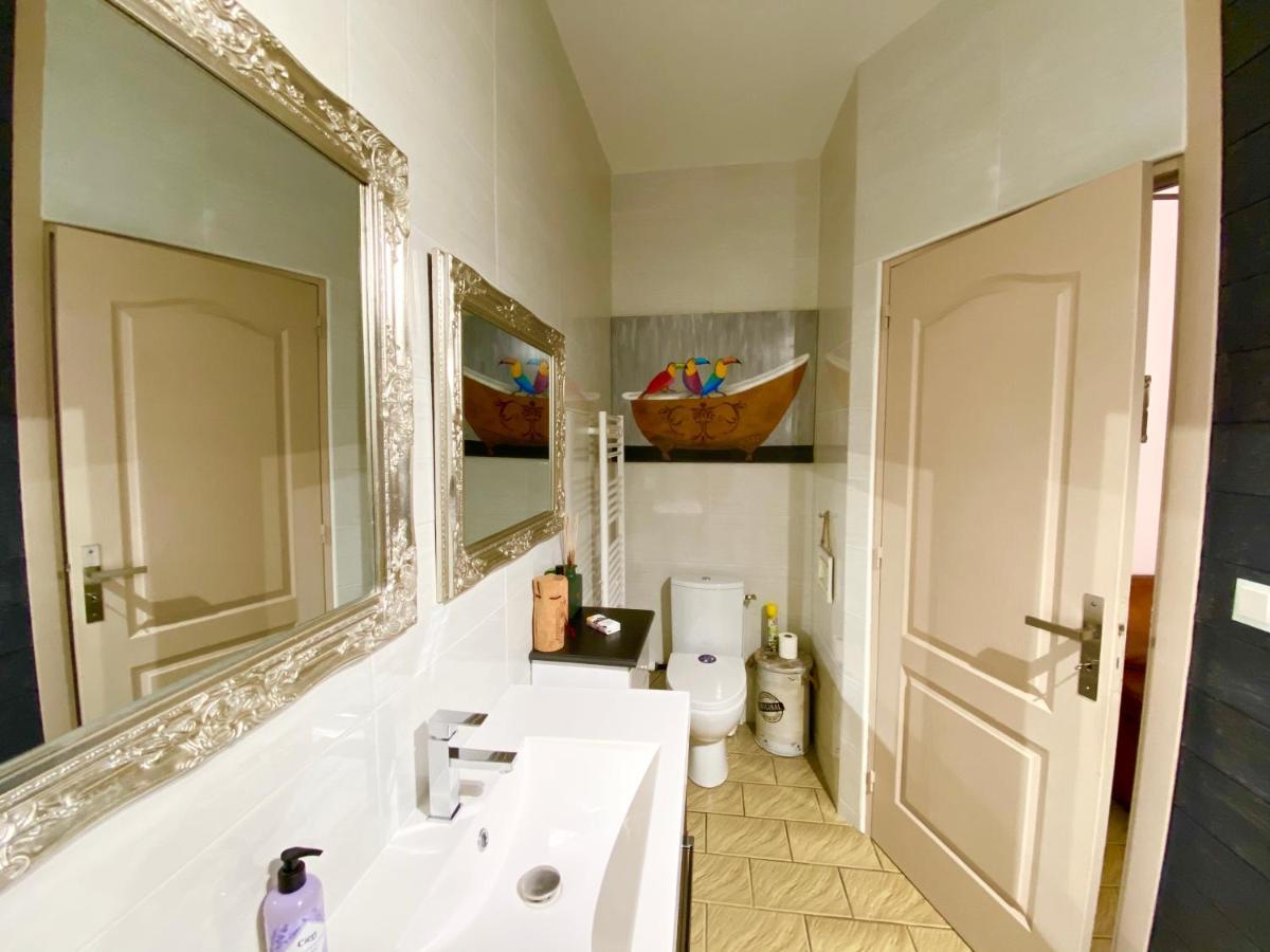 O Clair De Lune Au Coeur De Sarlat - Chambres Climatisees - Parking Prive - Piscine Chauffee - Spa Et Massages Εξωτερικό φωτογραφία